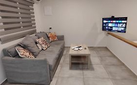 Michael'S- A Lovely Studio Apartment